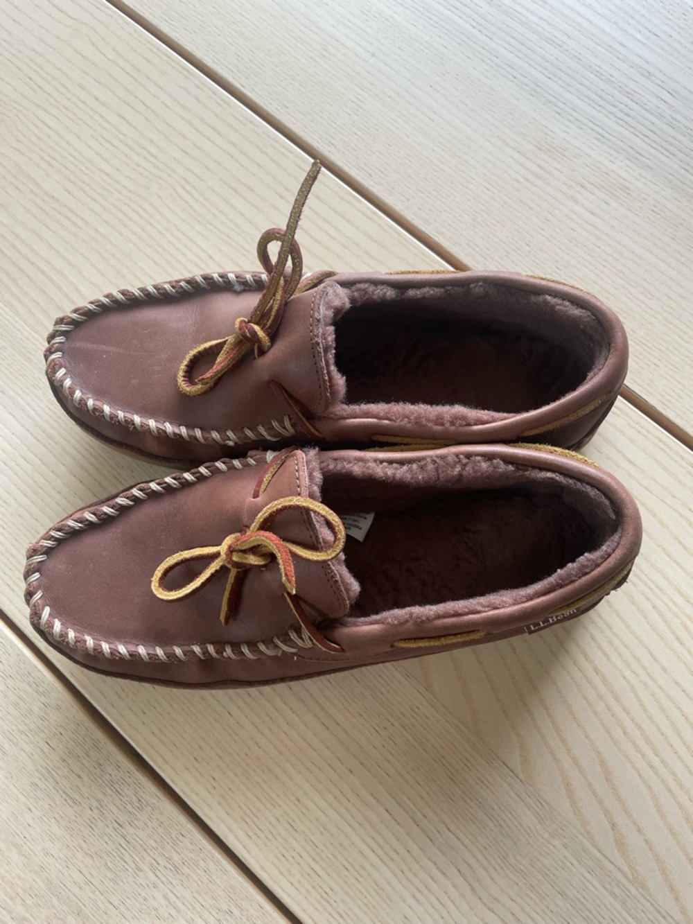 L.L.Bean Wicked Good Moccasin slippers ladies size 9 moccasin slippers leather - Picture 2 of 11